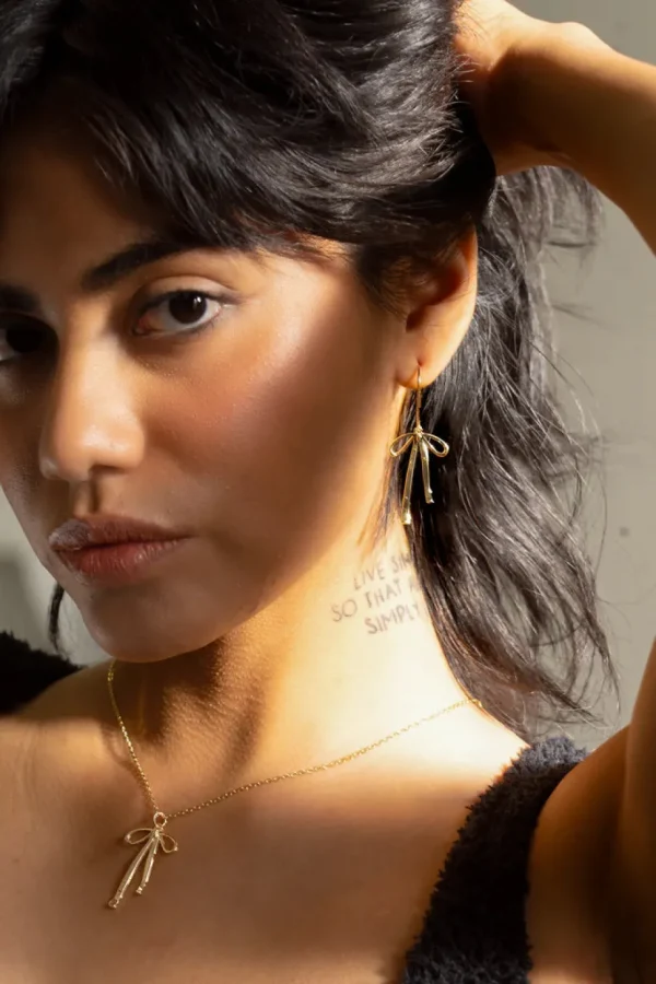 Bad to the Bow Necklace Gold