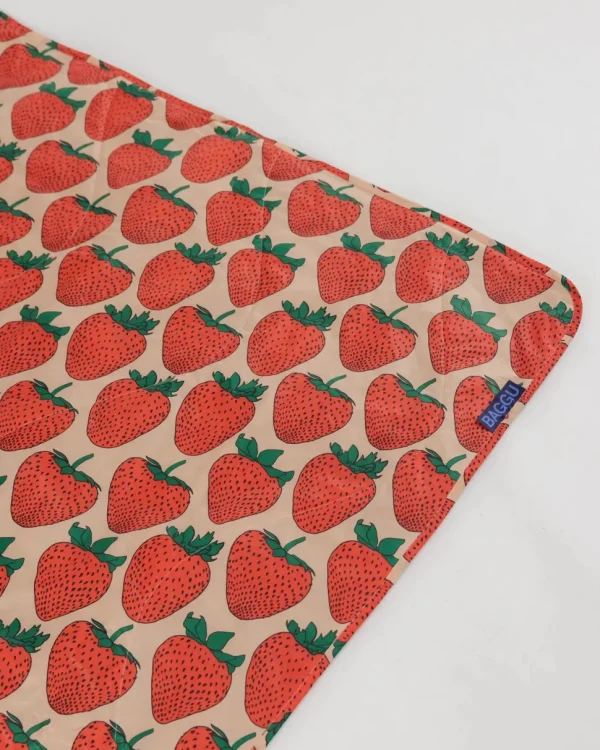 Baggu Picnic Blanket - Strawberry
