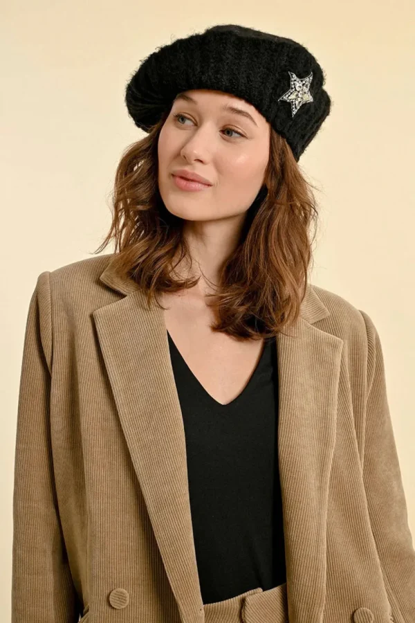 Beret with Star - Black