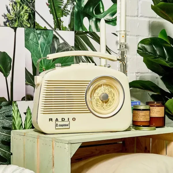 Classic Vintage Style Brighton Fm/Mw/Lw Radio - Cream