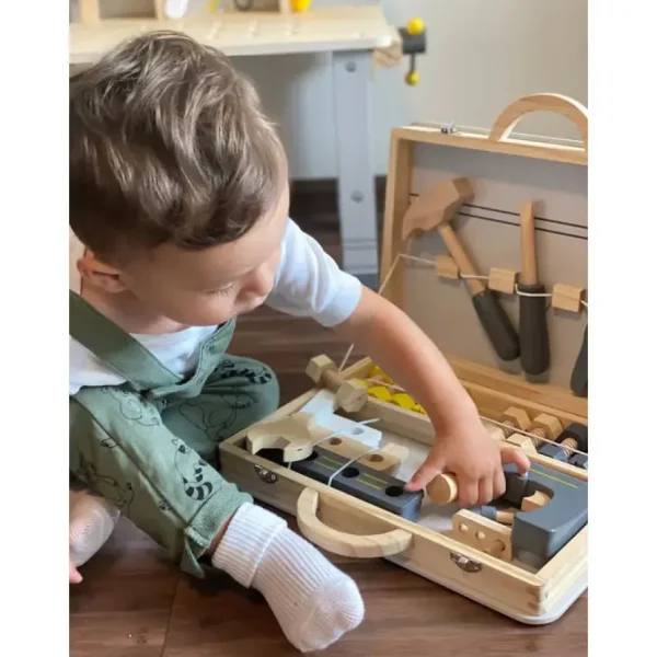 Compact Wood Workbench