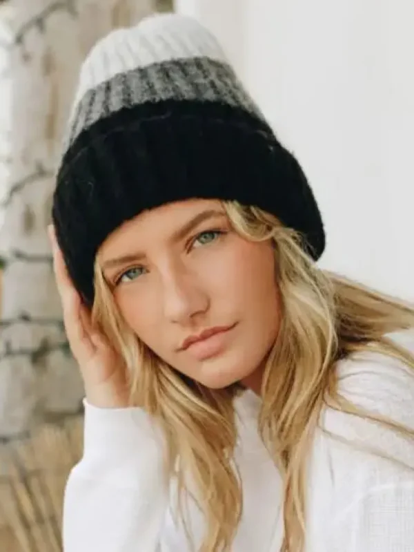 Cozy Color Block Wool Beanie - Black/Grey