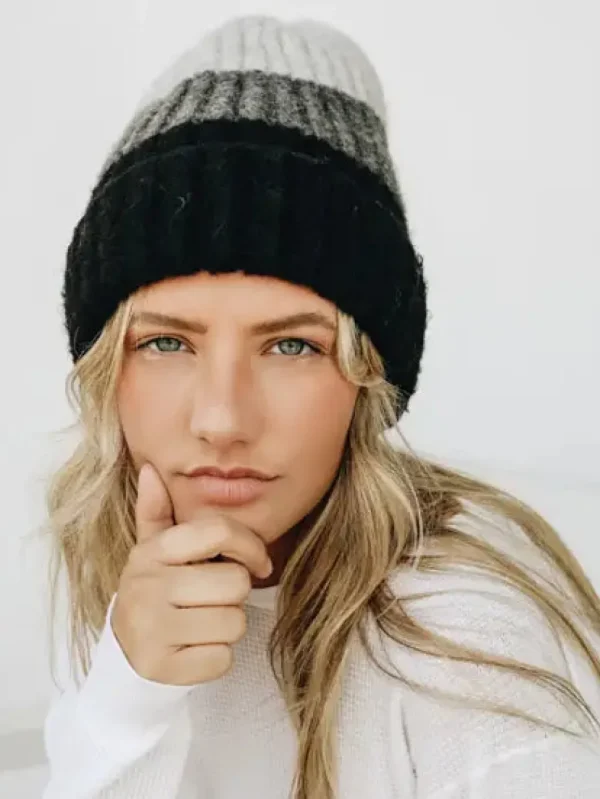 Cozy Color Block Wool Beanie - Black/Grey