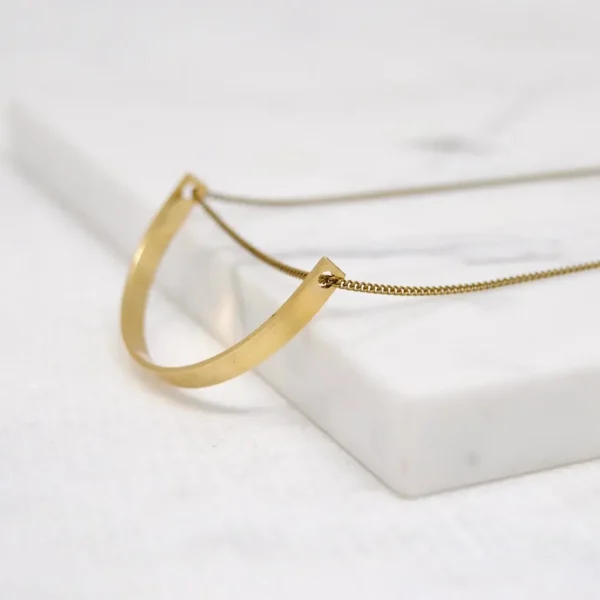 Curved Bar Necklace