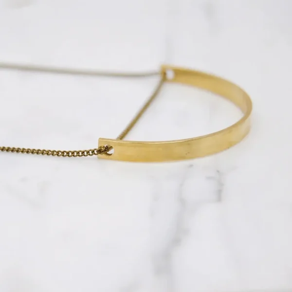 Curved Bar Necklace