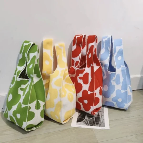 Daisy Shopping Knit Totebag (several colors)