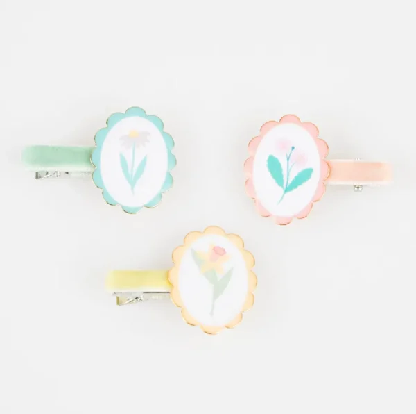 Flower Cameo Hair Clips (x6)