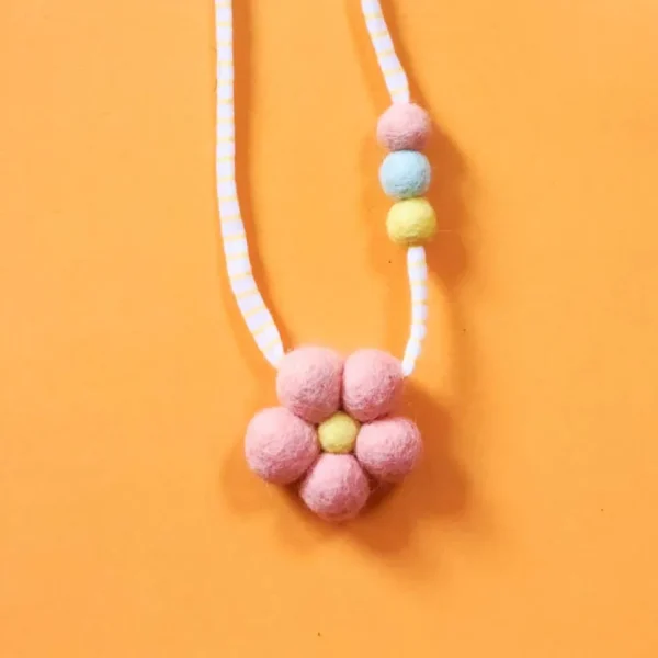 Flower Power Wool Necklace (two colors)