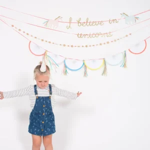 I Believe In Unicorns Garland
