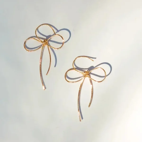 Put A Bow On It Earring - 18K Gold Plated