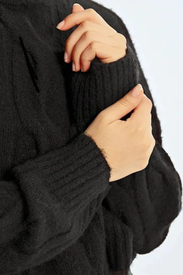Soft Knit Cable Sweater - Black