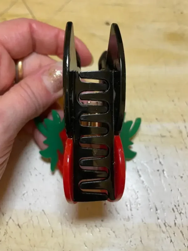 Strawberry Cat Claw