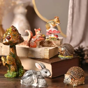 Treasured Trinkets - Red Squirrel