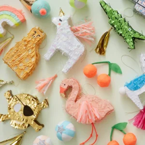 Unicorn Piñata Favor