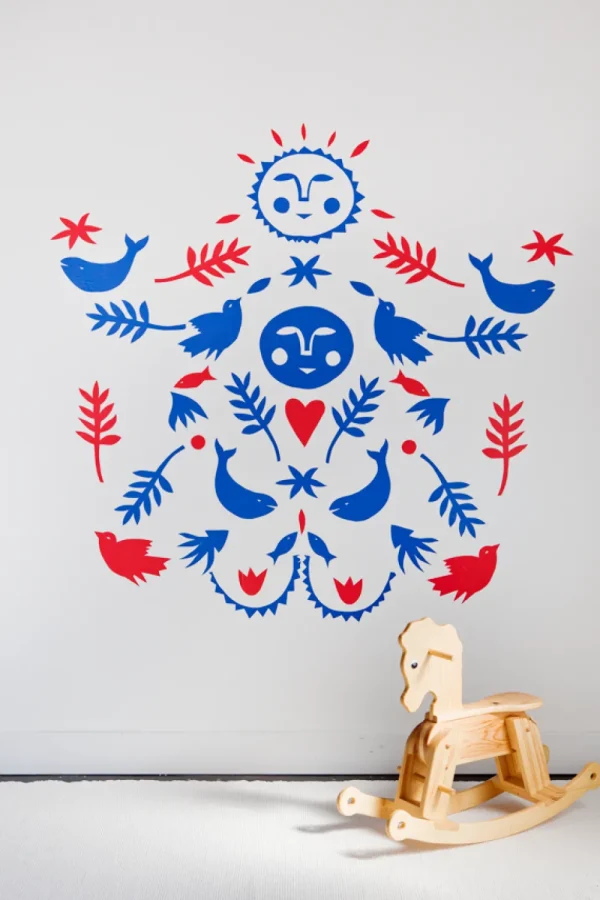 Yellow Owl's Little Prints